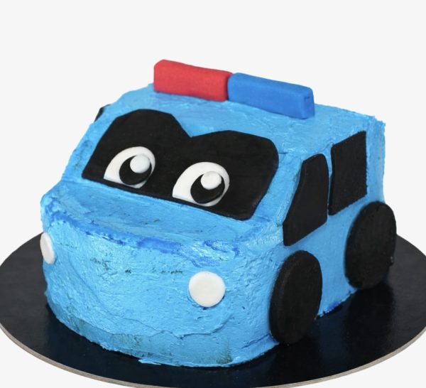 rendorauto torta kek piros diszitessel
